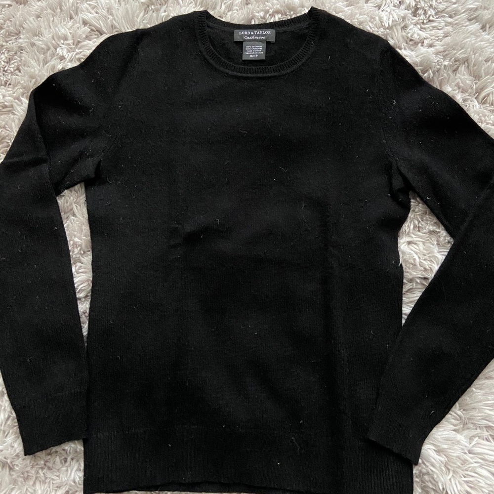 Lord & Taylor Cashmere sweater